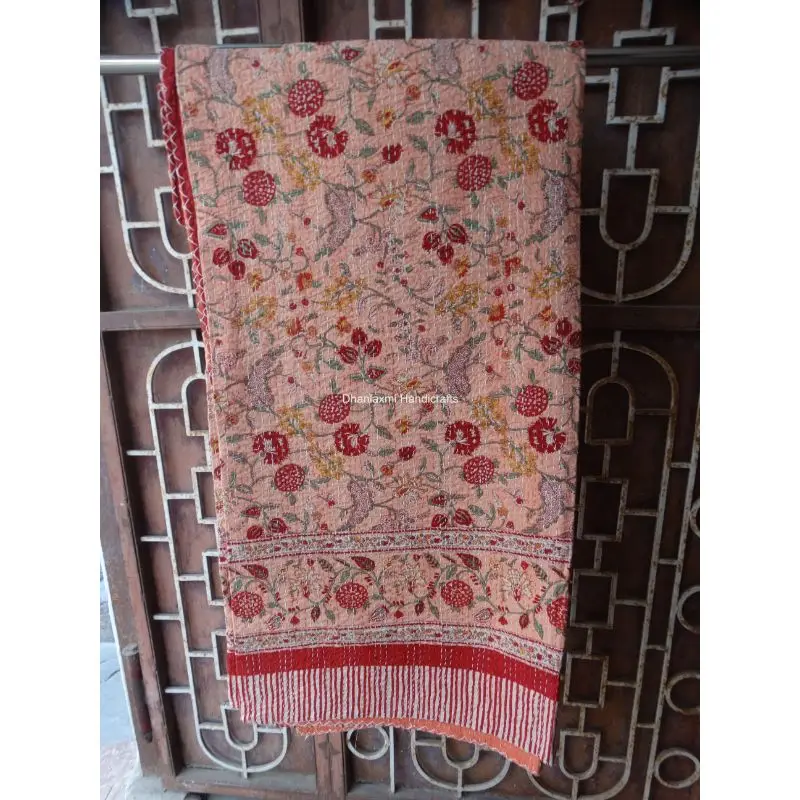 Индийское Персиковое цветочное покрывало ручной работы красивое домашнее декоративное оптом хлопковое Kantha с принтом
