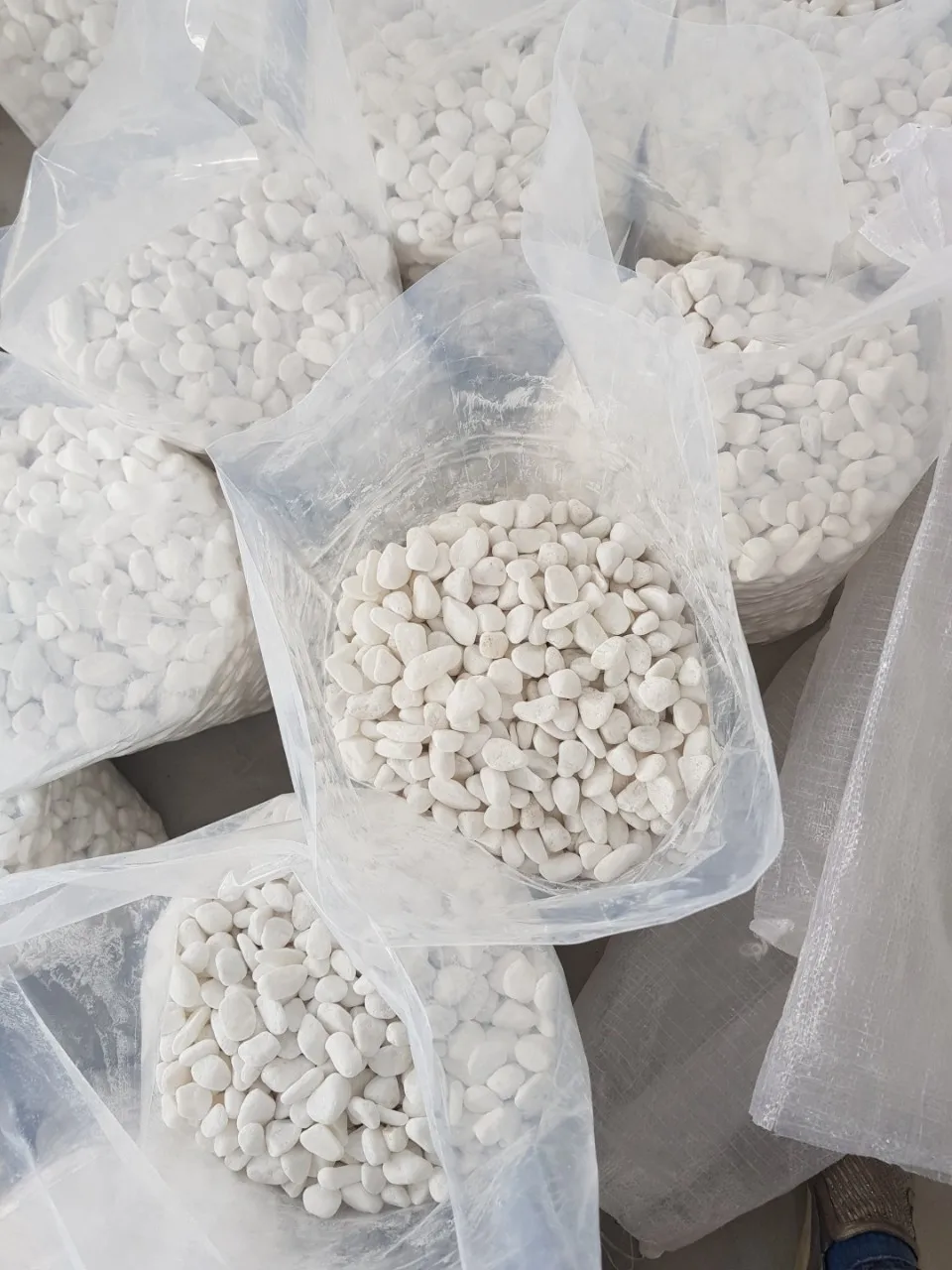 Высокое качество Лучшая цена натуральный речной камень белый гальки для подъездной дорожки