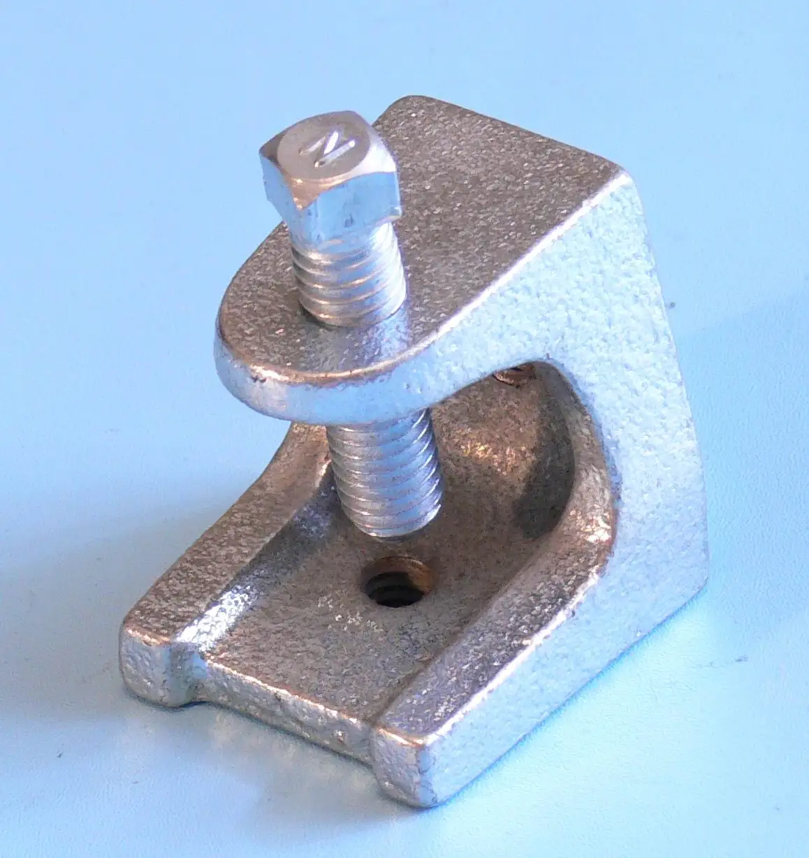 Insulator support beam clamp