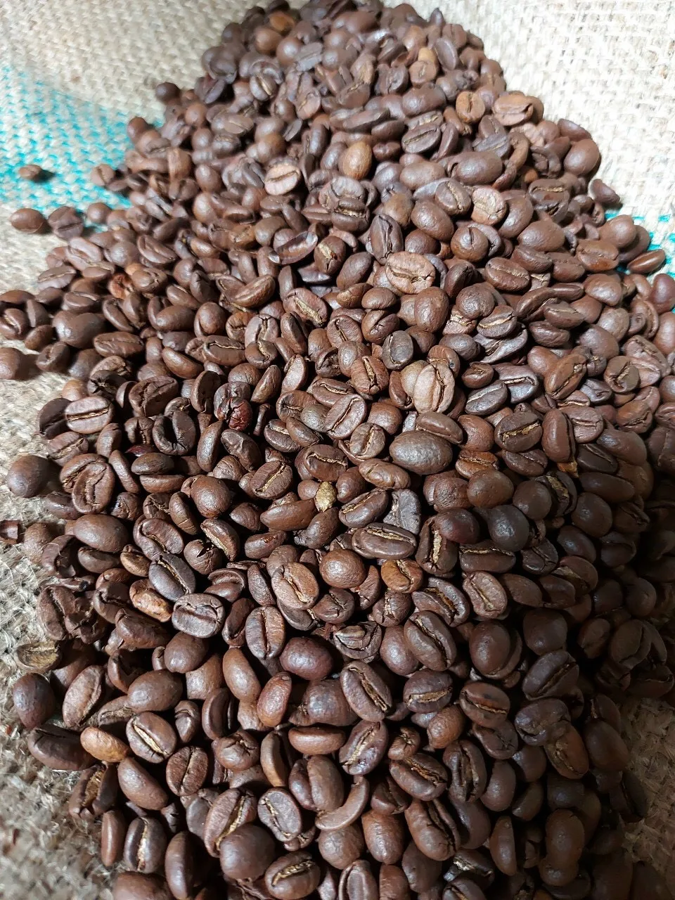 Жареные кофейные зерна/пудра премиум-класса ROBUSTA-WHATSAPP + 84976727907