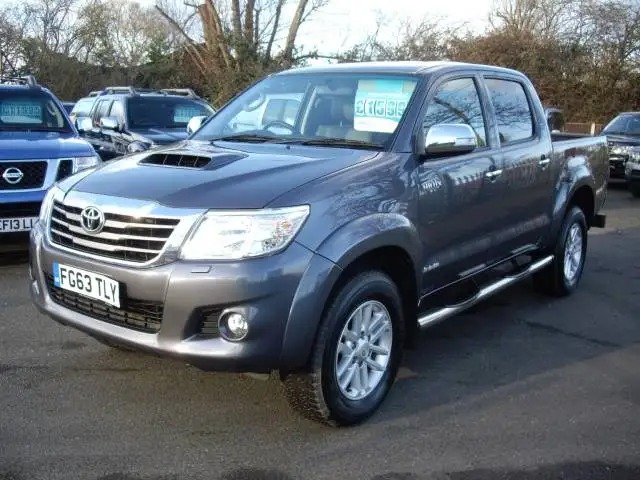 Высокое качество 2013 T-o-y-о-т-а-Hilux Непобедимый 4x4 D-4d 30 Dcb 58000 пройденное расстояние в милях дизельный готов для отправки