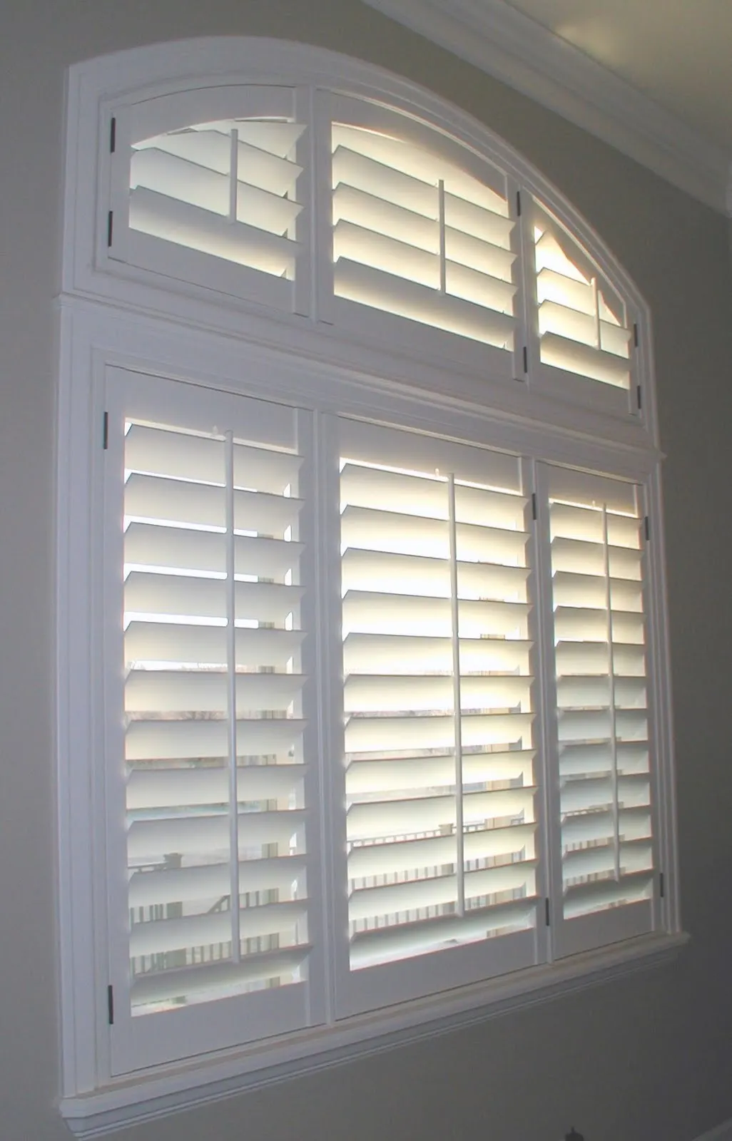 European Style Modern Design Door Window Movable Louver Wooden Plantation Shutters with