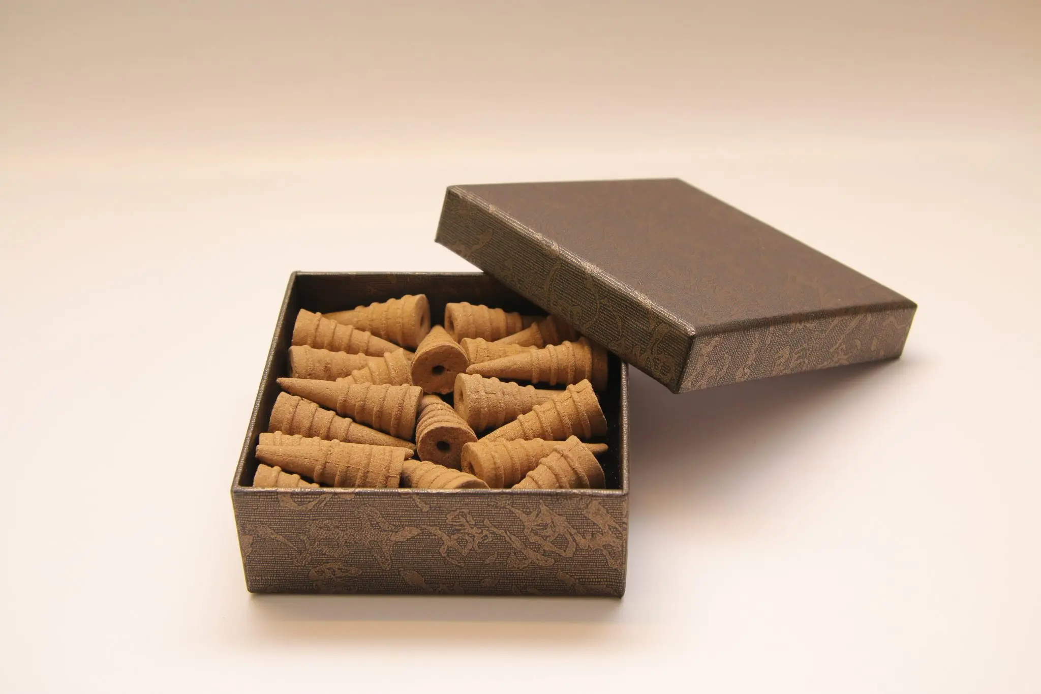 PURE OUD CONE FOR BURNING AND RELAXING - 100% MADE FROM OUD POWDER