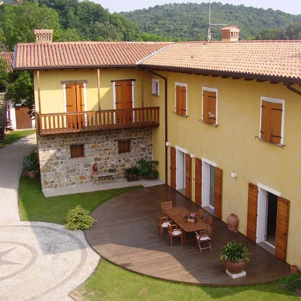 Premium quality red wine blend REBUSSON Igt 75cl Vigna Petrussa Italian Wine for restaurant wine bar private client horeca