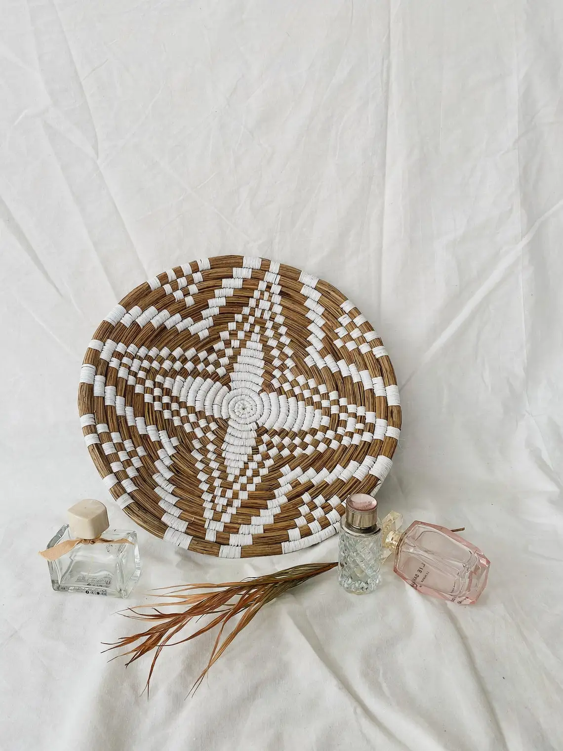 Handmade Artificial Colored Raffia Grass Hanging For Indoor Wall Decoration