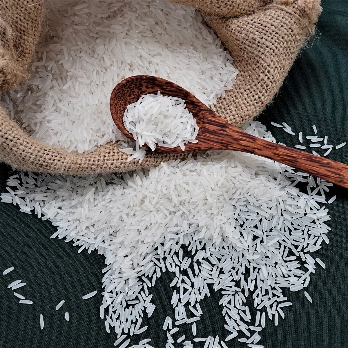 WHOLESALE VIETNAM LONG GRAIN WHITE RICE