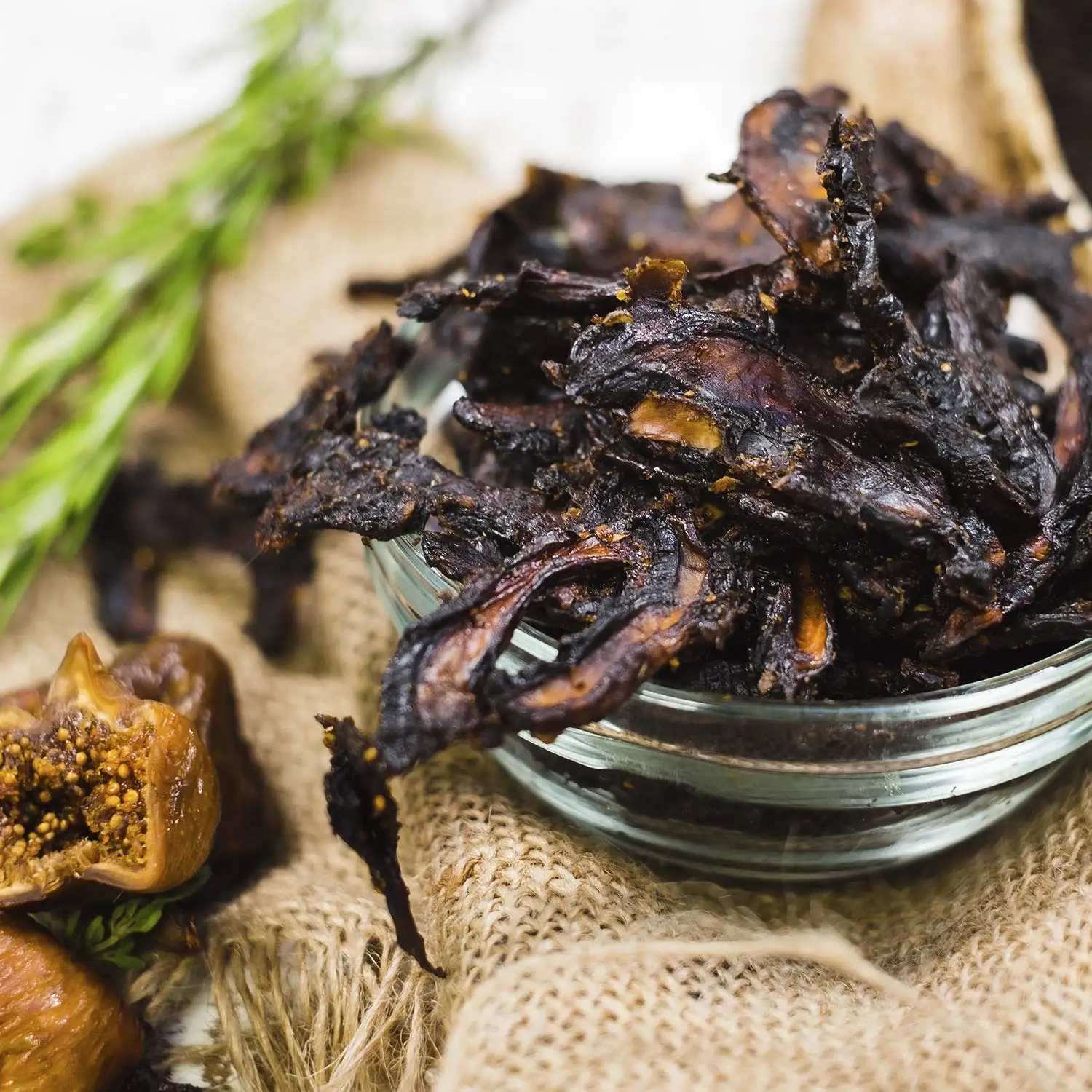 Согревающий дикий веганский порбалелла гриб джерки без глютена ГМО горячий и пряный Cajun. Здоровые органические закуски