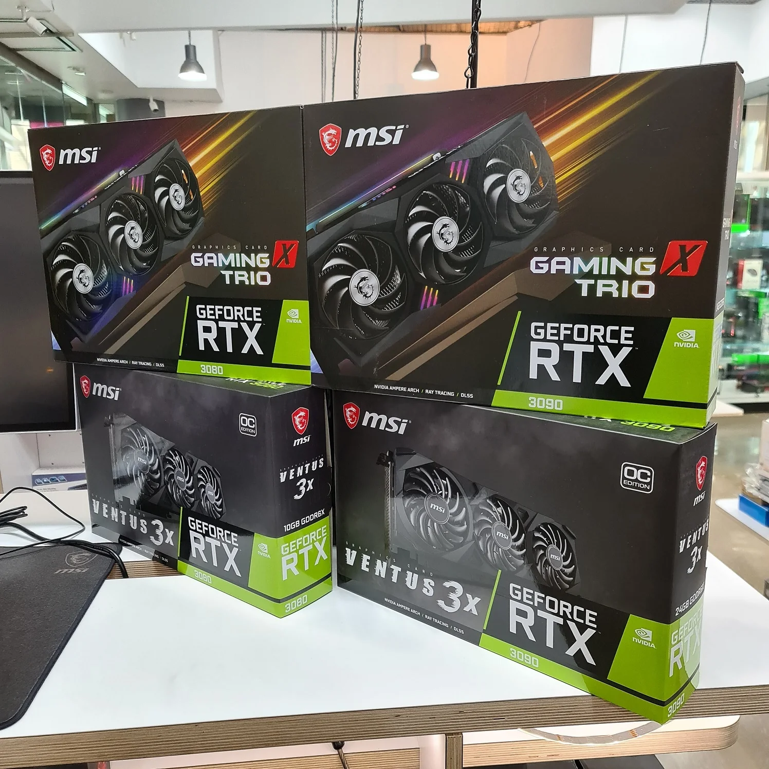 M-SI Gaming NVI-DIA Ge-Force RTX 3080 10GB GDRR6X 320-Bit HDMI/DP