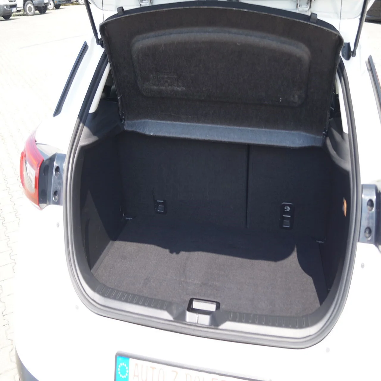 
Clean Used Mazzda CX-3 SUV Europe-America-Japan-China- second hand used car- automatic transmission 