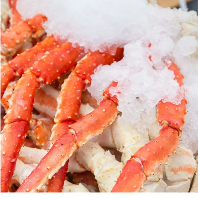 
Fresh frozen snow crabs available 
