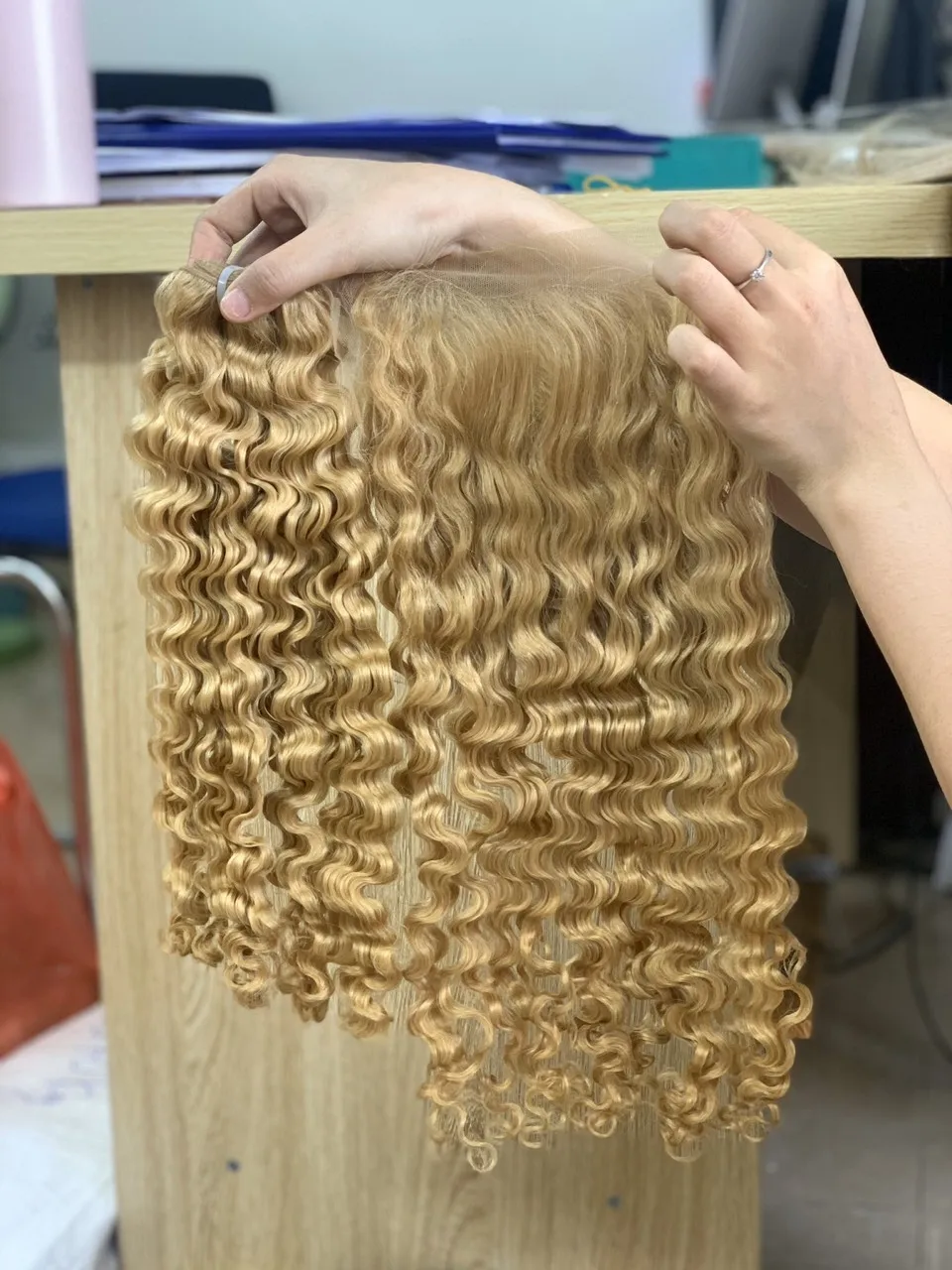 Ombre Burmese Curly Virgin Remy Raw Human Hair Extension DD SDD Human Hair Bundle Vietnam