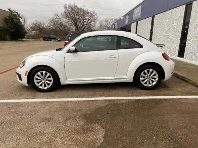 2019 VOLKSWAGEN BEETLE S