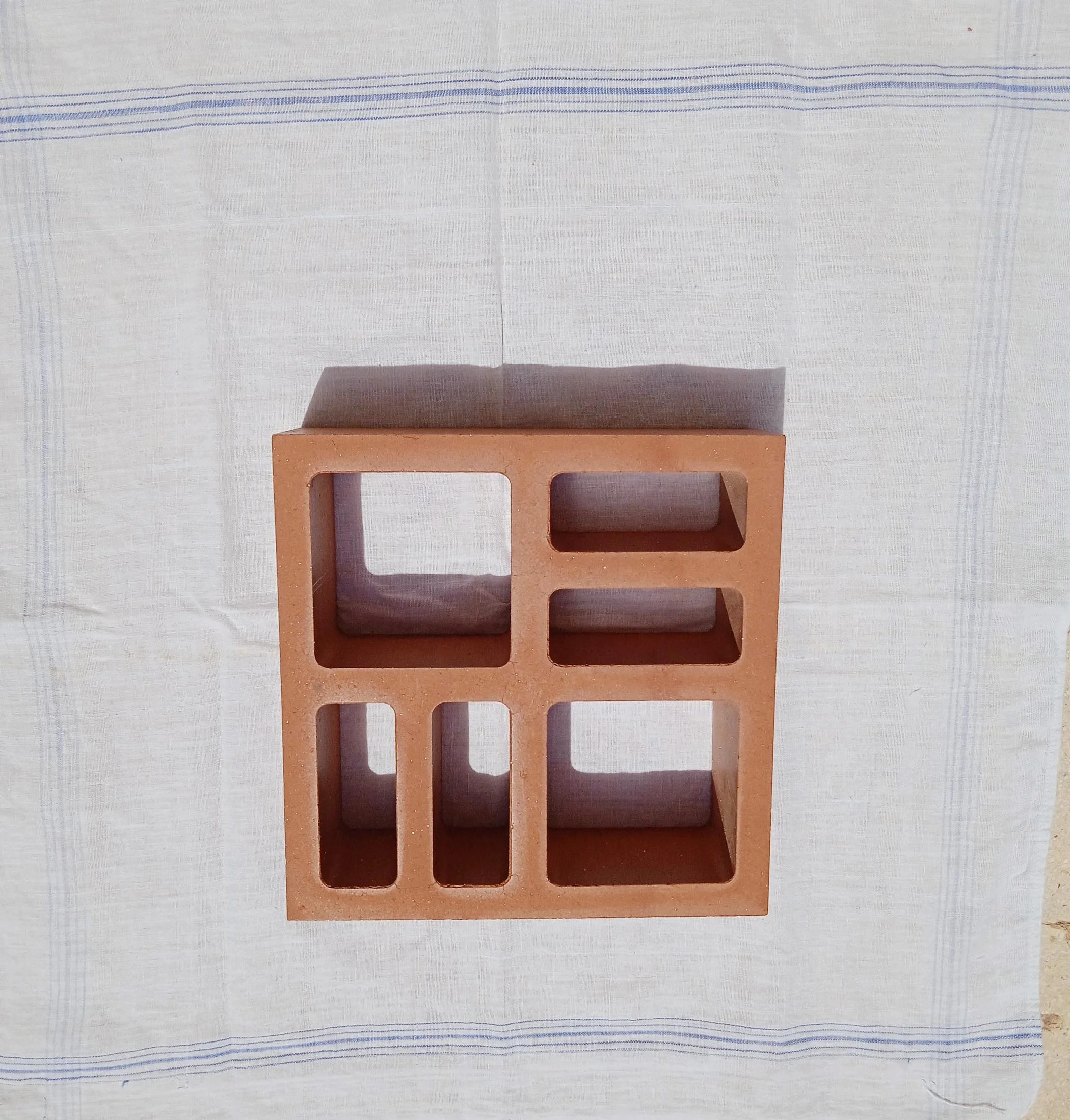 Натуральная красная глина терракотовые полые блоки кирпичи Jaali плитка используется для облицовки стен ветровой кирпич размер 200x200x60 мм квадратный узор