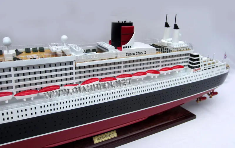 QUEEN MARY 2 WOODEN CRUISE SHIP MODEL - WOODEN OCEAN LINER
