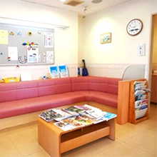 Stylish Japan 350ml smart wall mount hand sanitizer dispenser