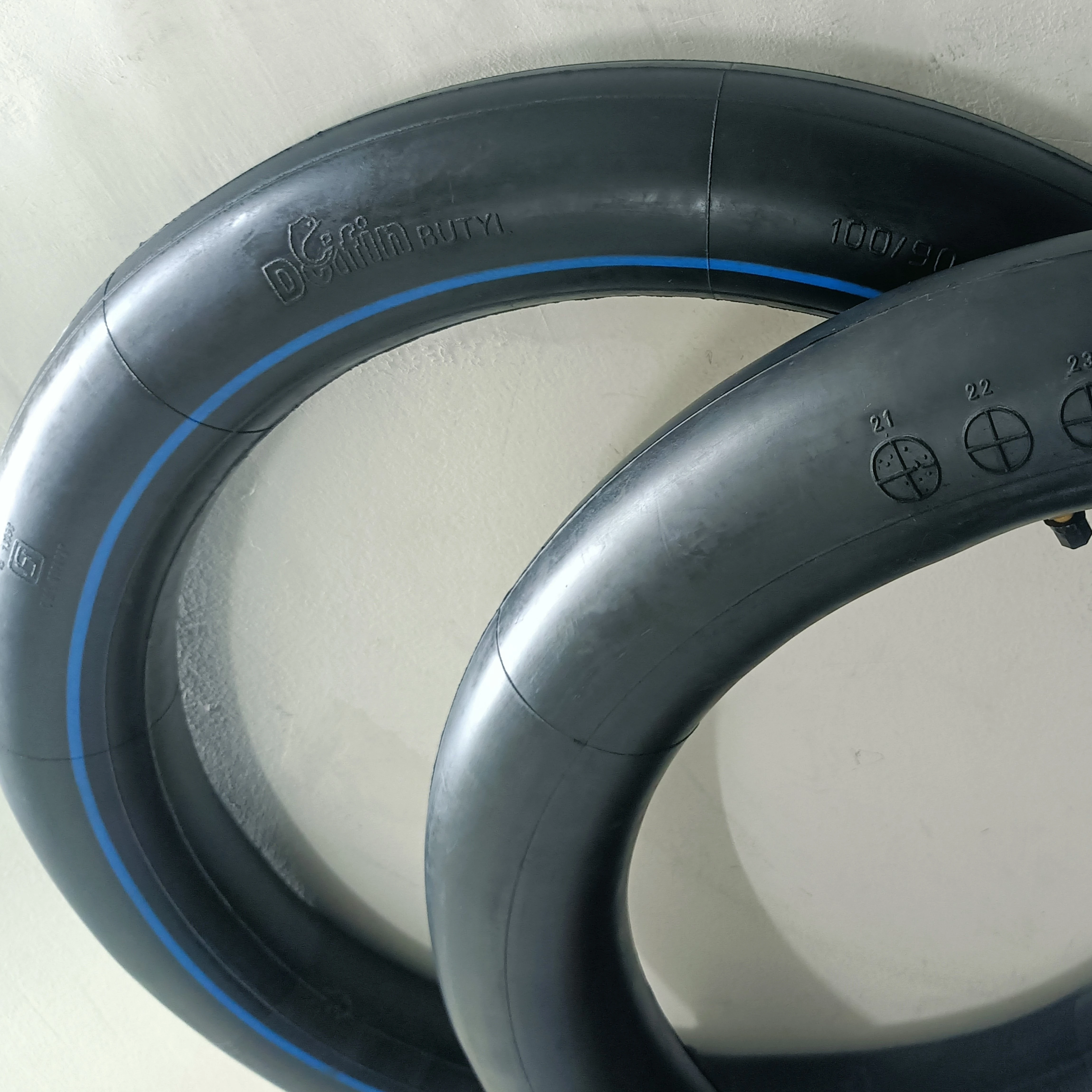 Motorcycle Tube 100/90-18  90/90-18 Motorcycle natural or butyl rubber inner tubes Motorcycle Butyl inner tubes Manufacturer