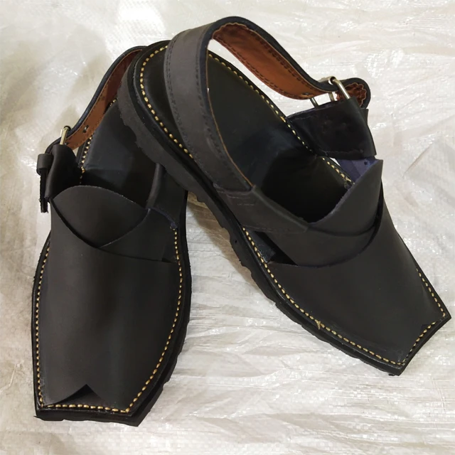 Popular Men Traditional Handmade Kaptaan Leather Chappal
