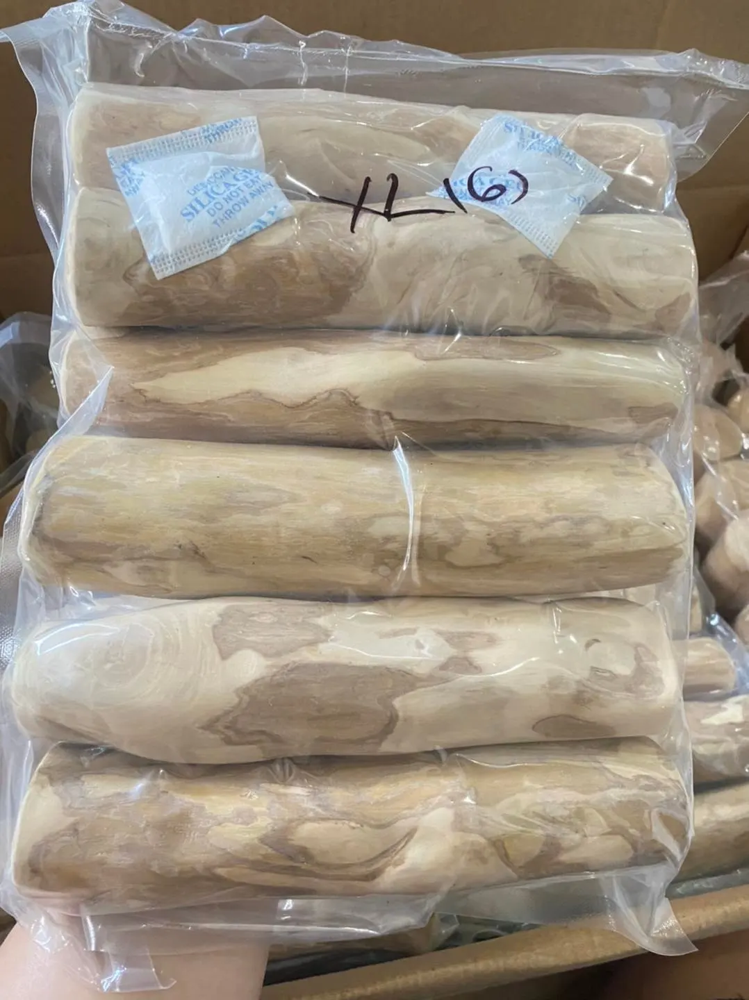 Very cheap supplier COFFEE WOOD CHEWABLE STICK DOG no artificial additives safe