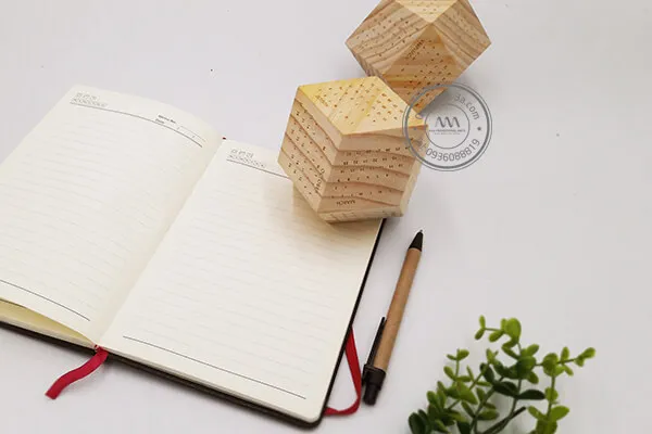 
Vietnam manufacturer wooden christmas calendar Wooden desk calendar 