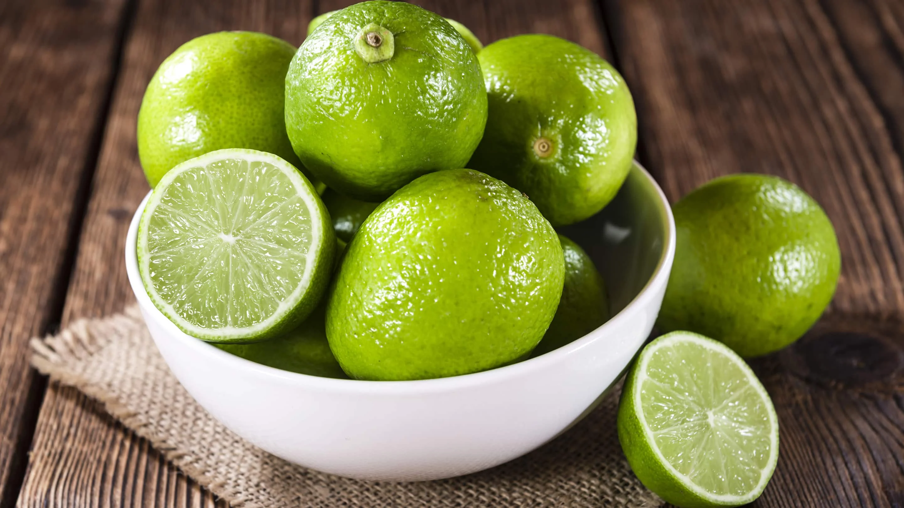 FRESH LIME LEMON_GOOD QUALITY from VIETNAM GREEN FRESH Maturity Seedless 6kgs-8kgs 0.016 Kg a Grade 4-5cm TT LC