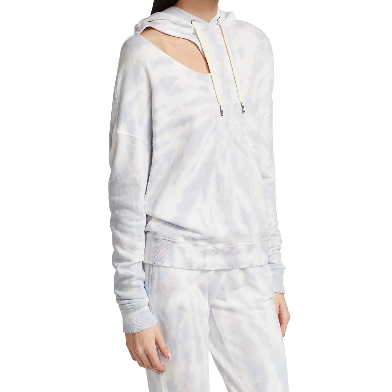 Женский пуловер с вырезом на осень и зиму