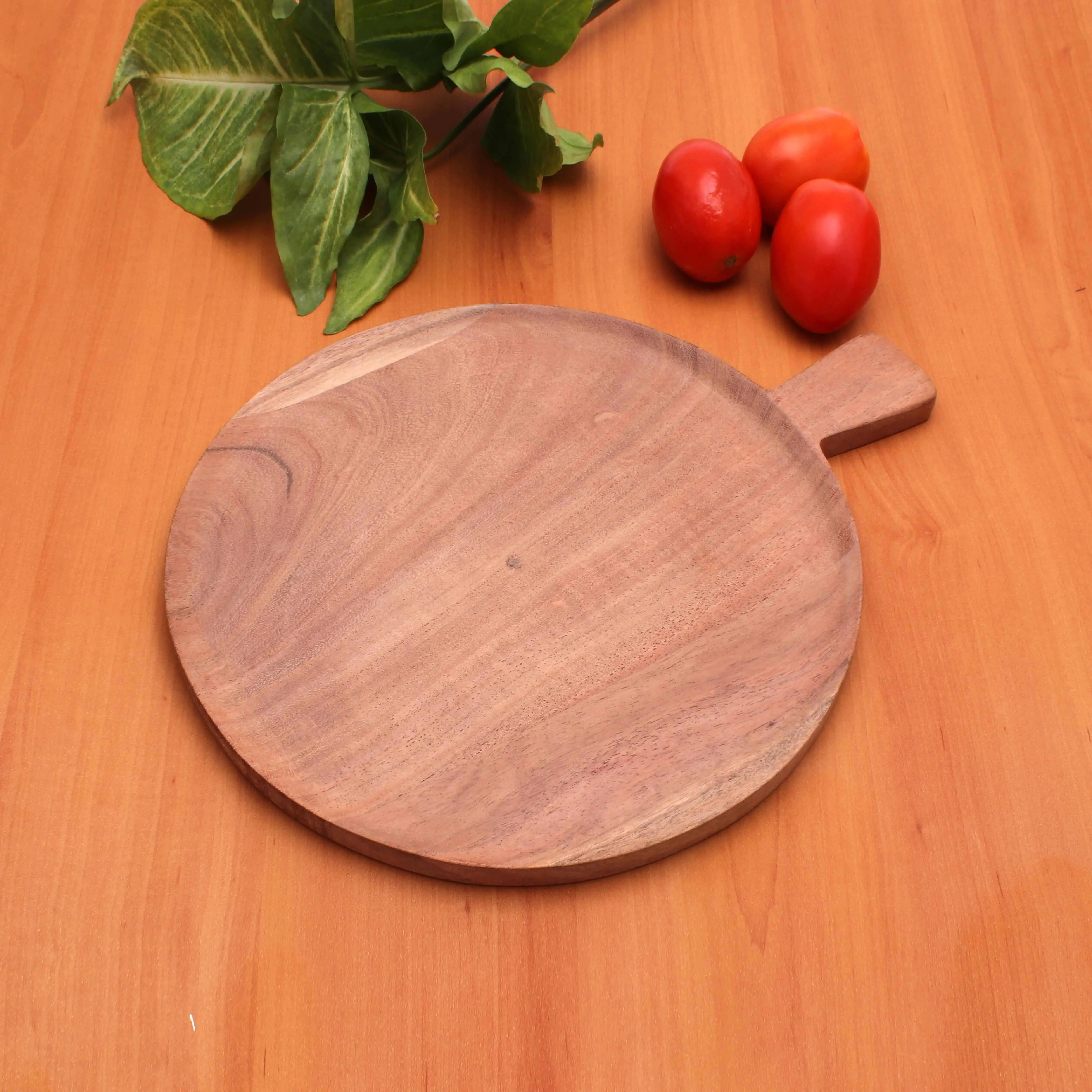 31 x 25 x 1.5 CM Natural Acacia Wood Pan Shape Snack Serving Plate Pizza Board with handle Multifunction Acacia Wooden Platter