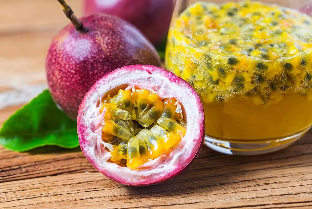
Hot selling Organic VIETGAP Certification 4- 6 pcs Per Kg Fresh Passion Fruit 