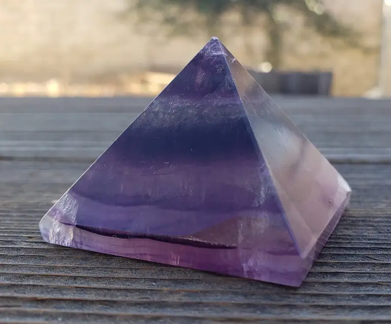 wholesale natural fluorite Gemstone Pyramid for healing and meditation fluorite crystal gemstone polished pyramid