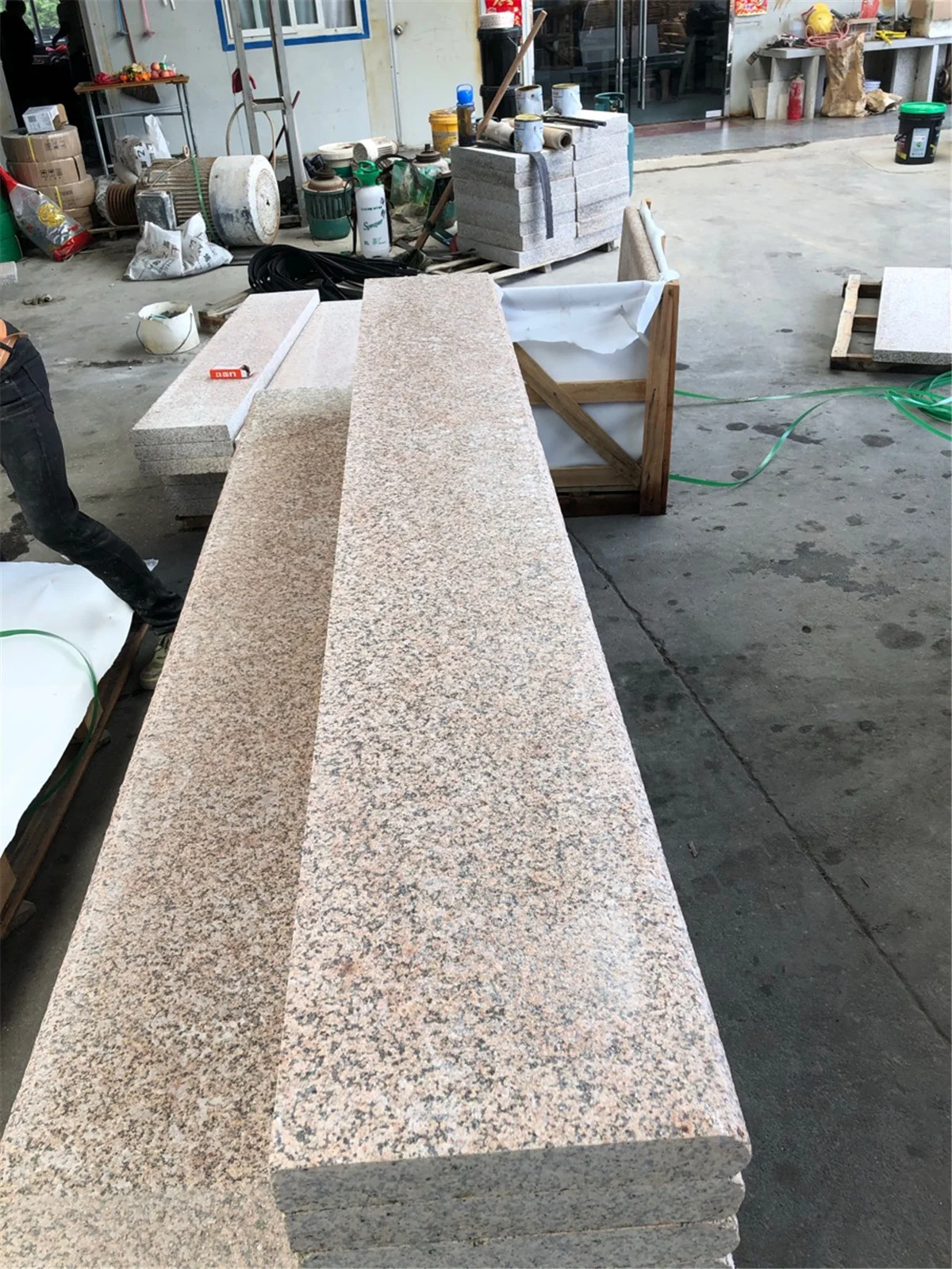 Factory Price Flamed Exterior Anti-slip Granite Treads  Sunset Gold G682 Outdoor Granite Treads