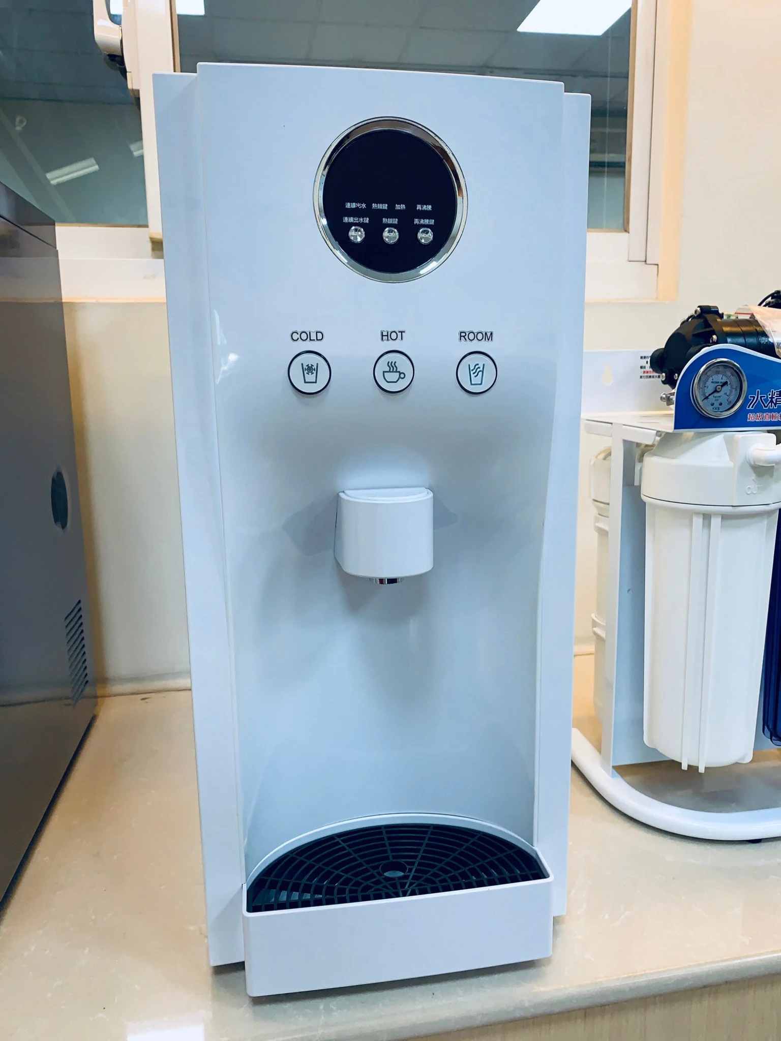 Верхний счетчик холодной/теплой/горячей воды диспенсер (5-ступенчатый встроенный RO по выбору)