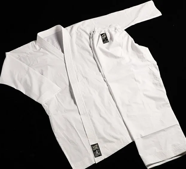 LIGHT KUMITE KARATE GEAR WITH THE COMFORT OF 100% COTTON AND SPECIALLY PROCESSED FOR COOLNESS DURING THE SUMMER