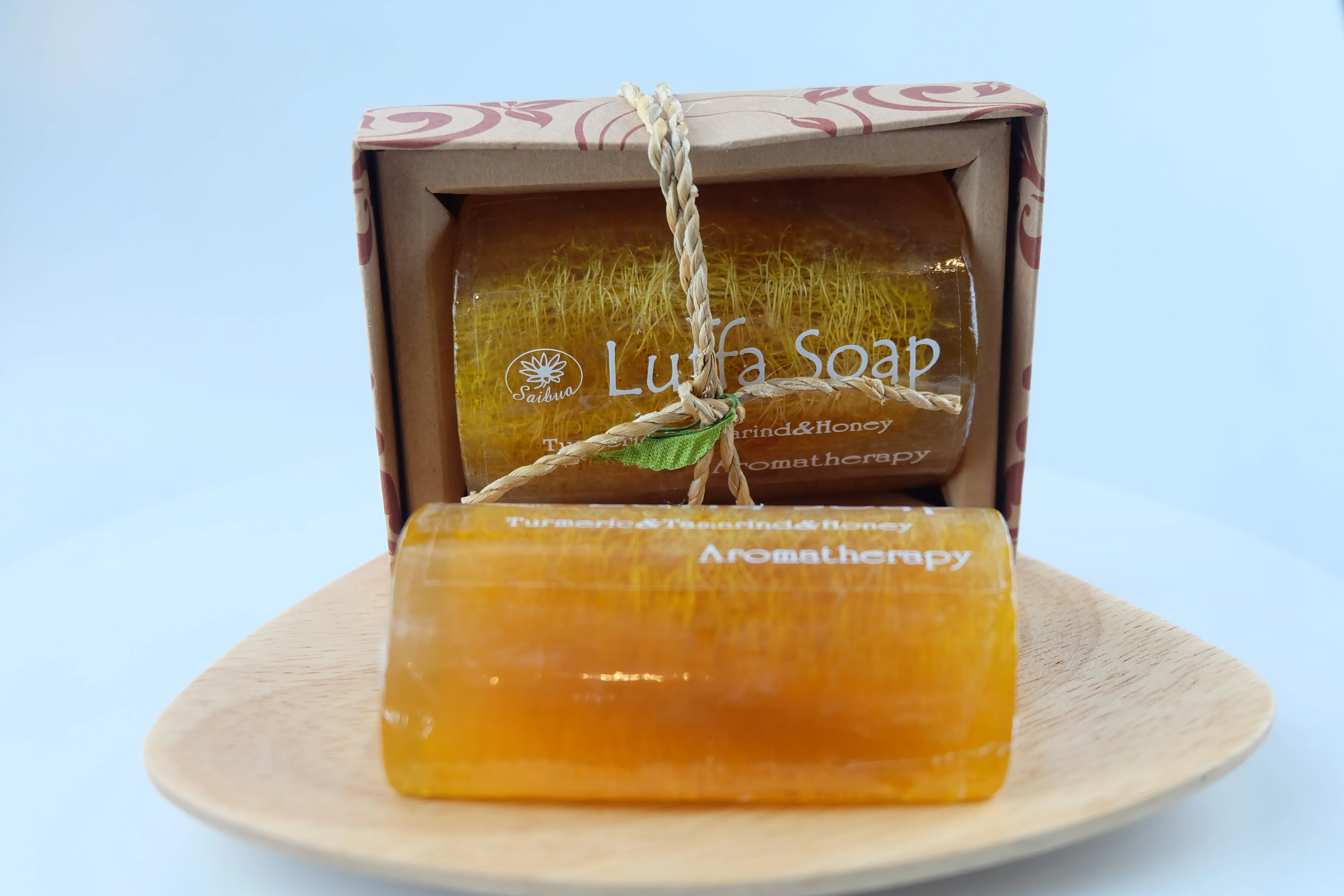 Handmade Soap Wholesale OEM Turmeric Tamarind and Honey Loofah Body Soap Bar, Turmeric Herbal Soap, Thailand Toilet Soap