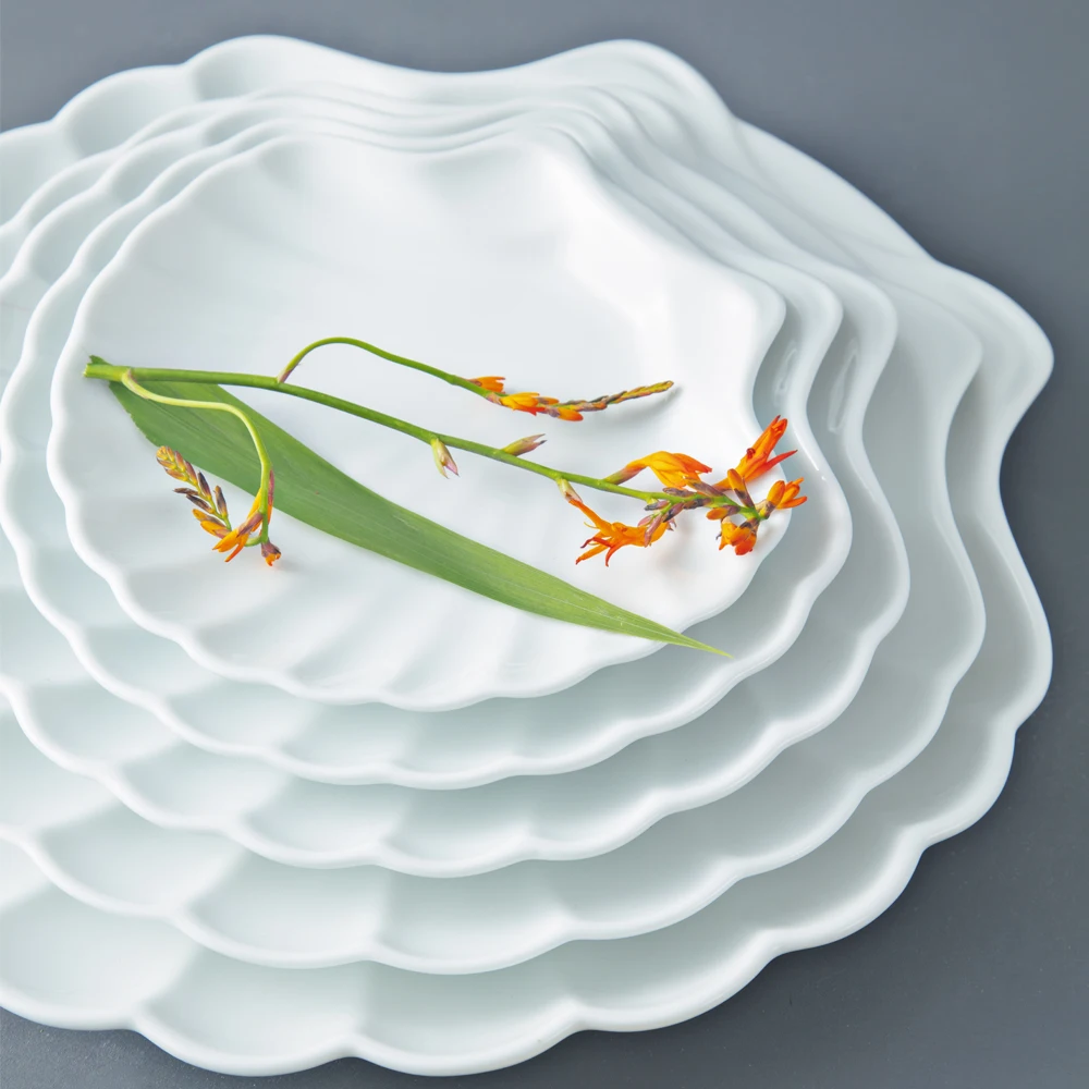 OEM Hot Product White Porcelain 6.5-inch Scallop-shaped plates sets dinnerware made in Viet Nam wholesale manufacturer