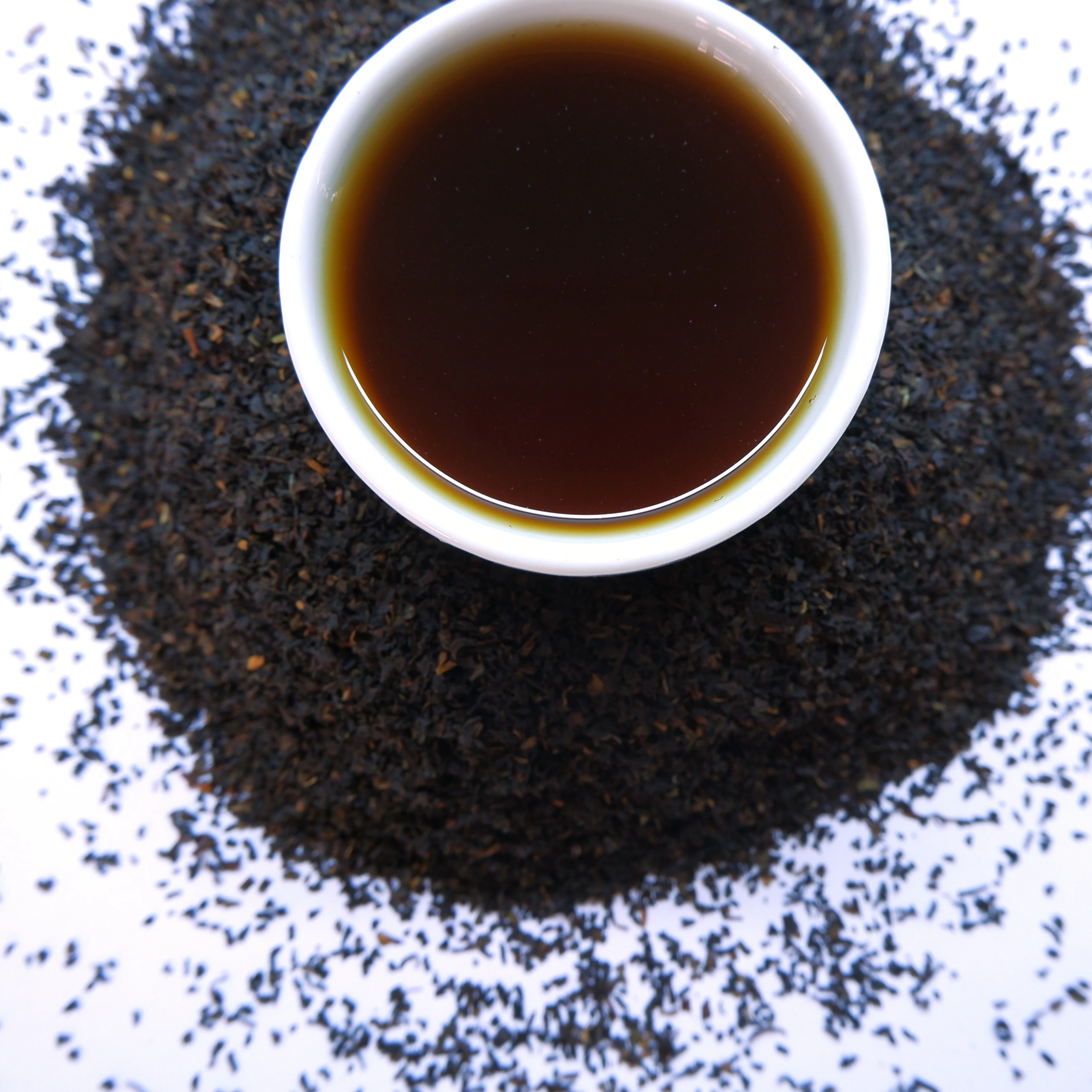 
 Высококачественный черный чай с сильным ароматом снижает риск наличия рака во вьетнамских культурах 2021 продается в большом количестве  