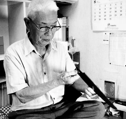 Japanese JAPANESE CRAFTMANSHIP knife sharpener simple sharpening method