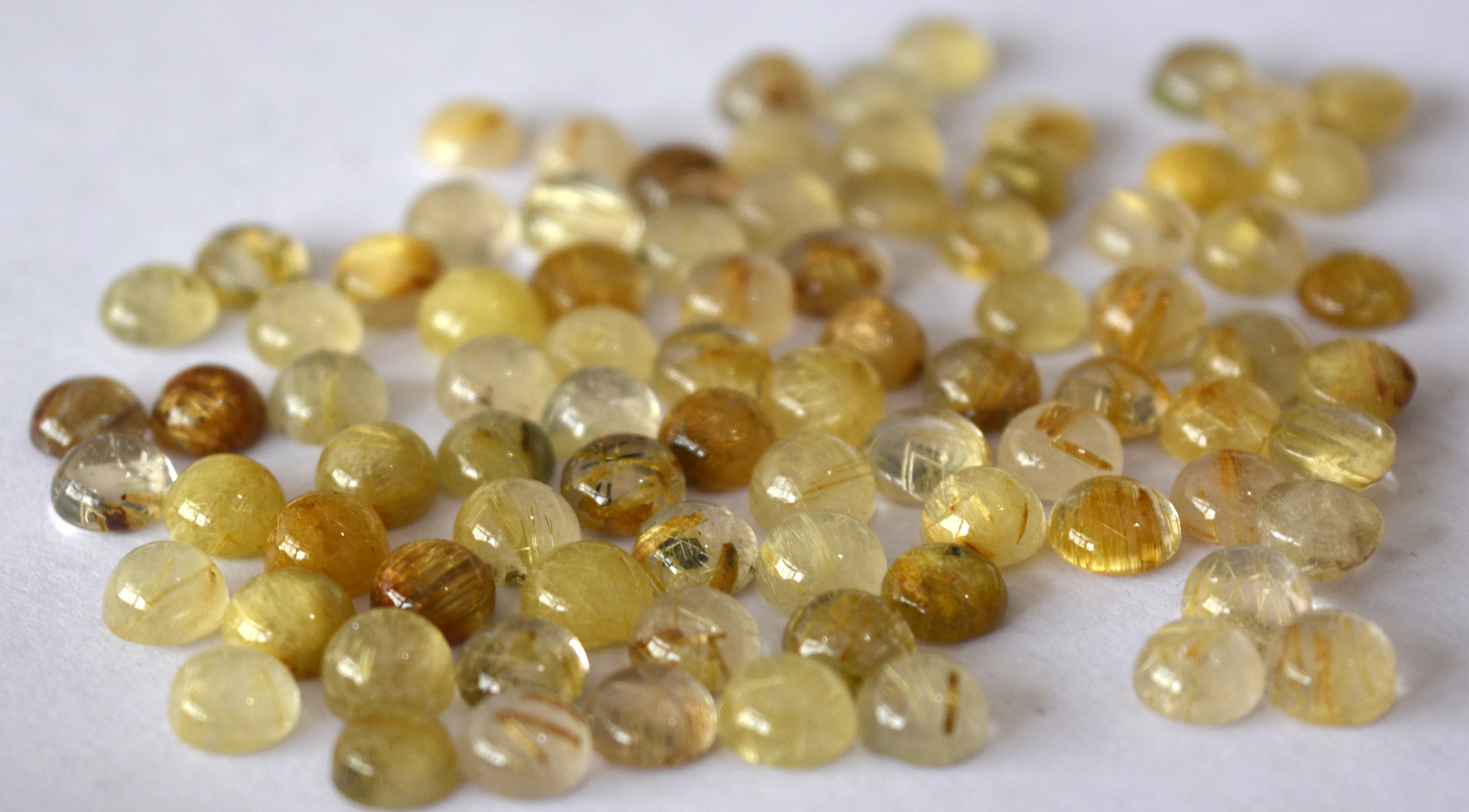 Натуральный Золотой Рутиловый Кварц 4 мм до 8 круглый кабошон-свободный высшего качества