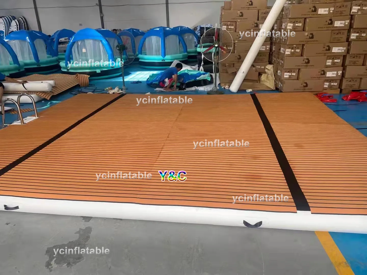 inflatable dock with stainless steel ladder\t