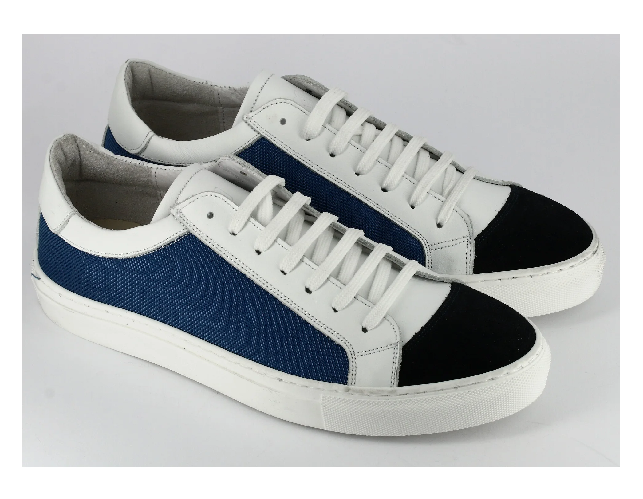 CLASSIC STYLE SNEAKERS WITH POLYESTER FABRIC APPLICATION