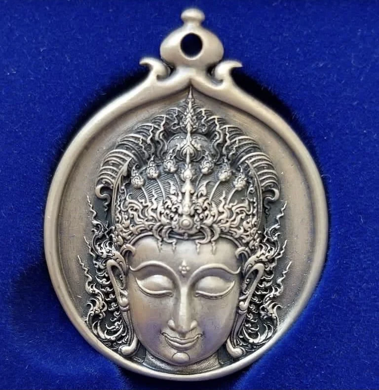 Подвеска-амулет Будды Bodhisattva Серебряный Гуань Инь Премиум качество из Таиланда Коллекция высокого класса