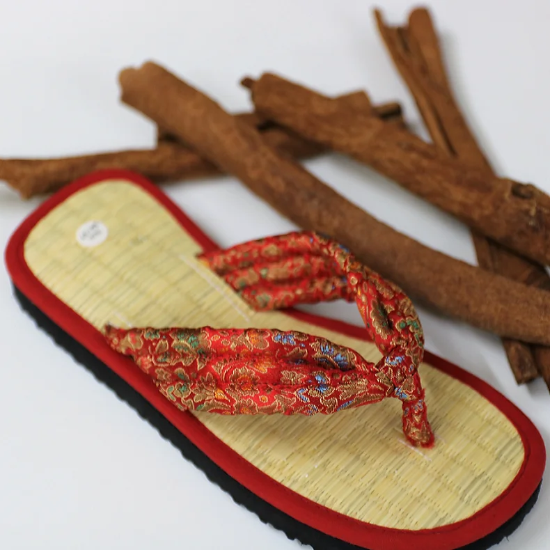 Affordable  Natural Seagrass Cinnamon Silk Flip Flops Slippers Shoes From VietNam Best Supplier