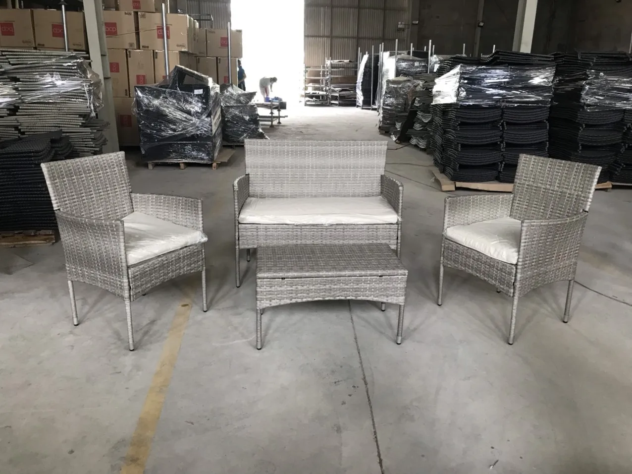 Patio Sofa Set 4 Pcs Outdoor Furniture Set PE Rattan Wicker Cushion Outdoor Garden Sofa Furniture with Coffee Table Bistro Sets