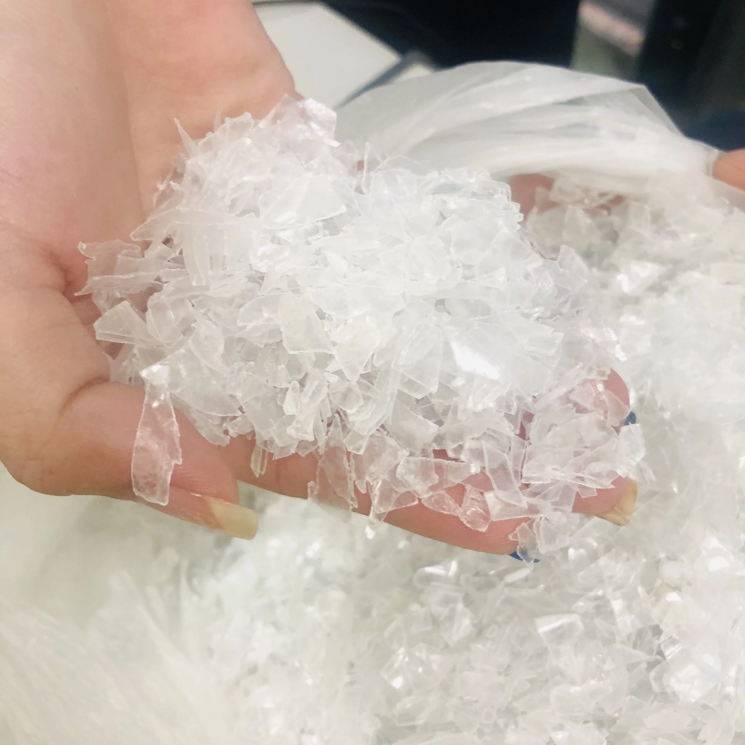 ПЭТ бутылки хлопья вторичного класса из Вьетнама светло-голубые прозрачные зеленые цвета от Вьетнама производитель-Мисс Мира