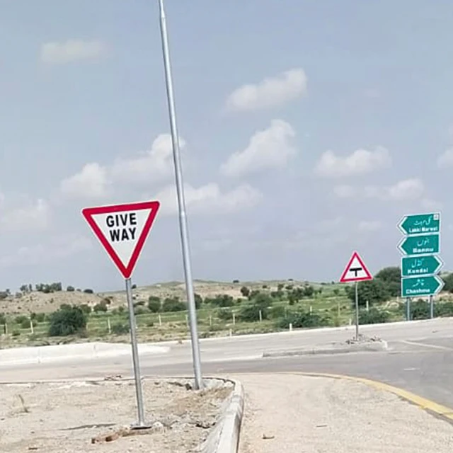 Reflective Circle Regulatory Warning Traffic Safety Signs Aluminum Metal Galvanized Sheet Road Safety Custom