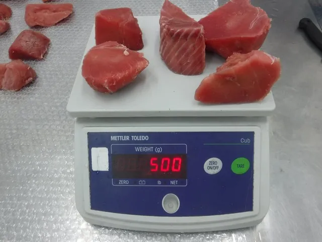 Хит продаж замороженный тунец лоины Саку куб стейк желтый обработанный и естественная упаковка все размеры