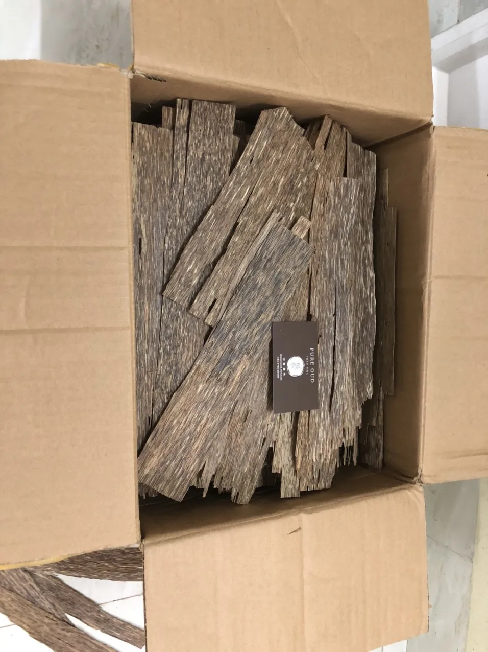 TRIPLE SUPER 1 SIDE FLAT OUD FROM PURE OUD VIETNAM WITH GOOD HANDCRAFT METHOD