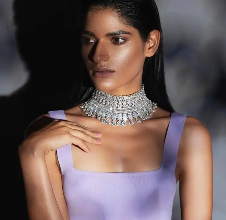 Unique designer pretty 14 kt white gold natural round and marquise cut vvs sparkling diamond studded necklace with earrings