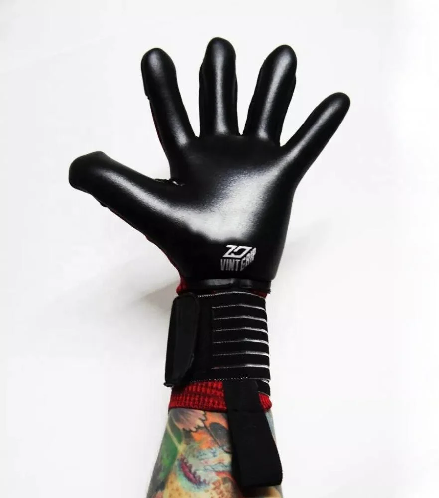 Wholesale punch zone protective goalkeeper soccer gloves professional for football training
