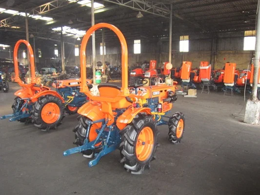 Японский трактор Kubota B7001DT 4WD