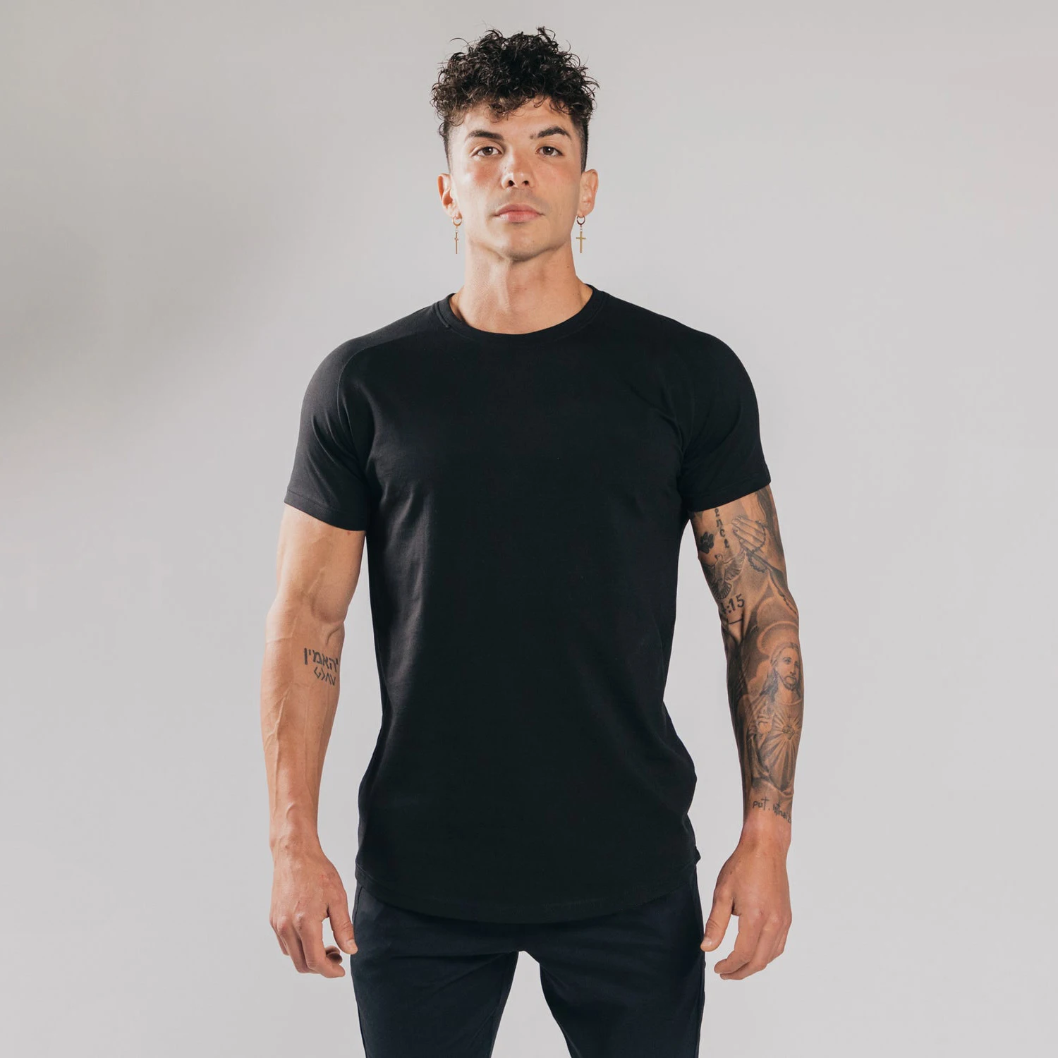 Wholesale Factory Raglan Curved Hem Custom Logo Print And Emboss 100% Cotton New Style Short Sleeve Slim Fit T-Shirt For Men