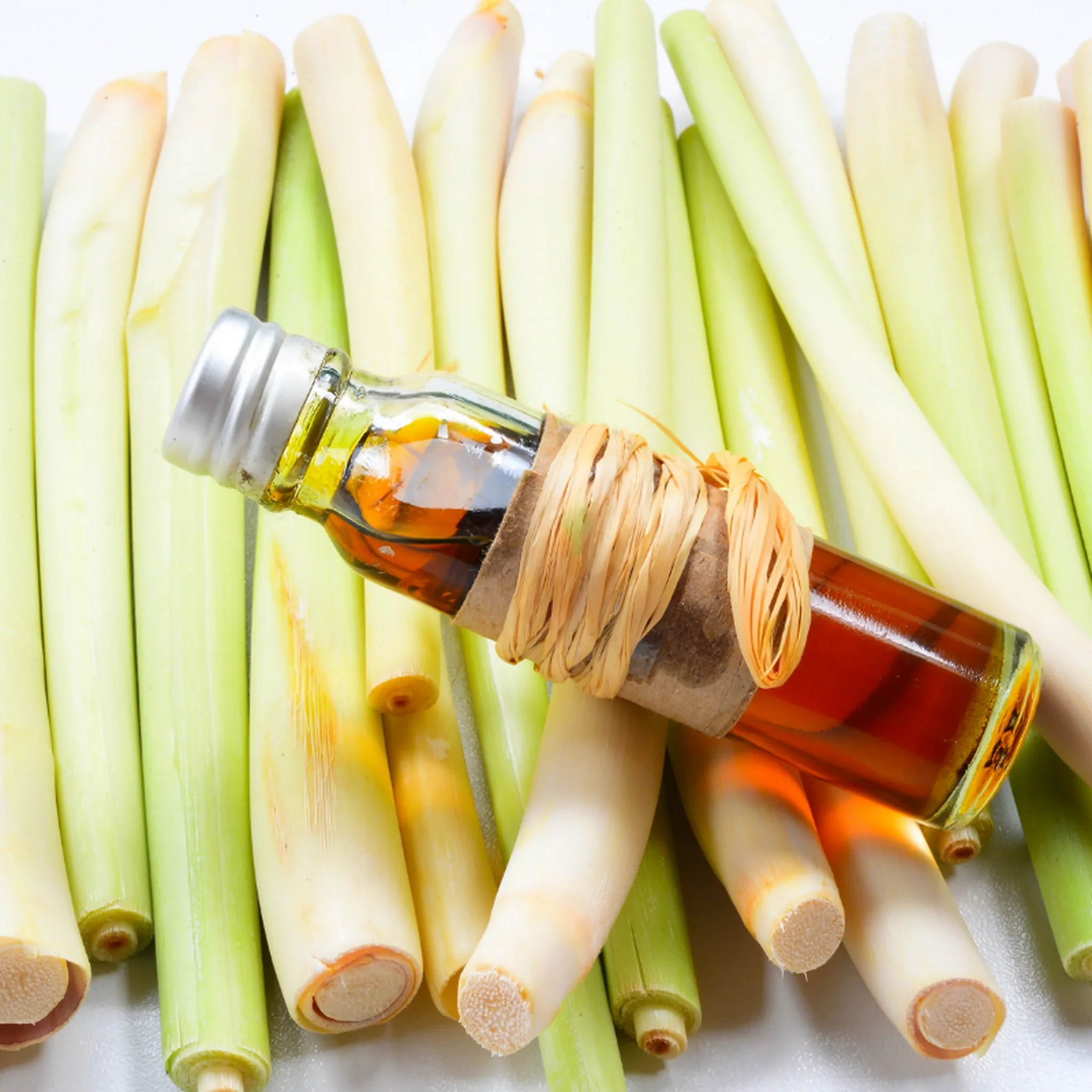 Лидер продаж масло Эссена (новинка) ароматическое для массажа бутылка лимонной травы